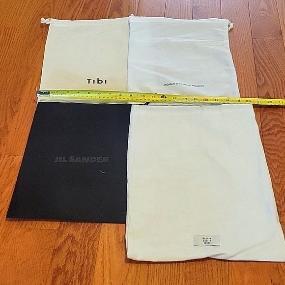 Bundle of 4 dust bags, white & black color - Picture 2 of 2